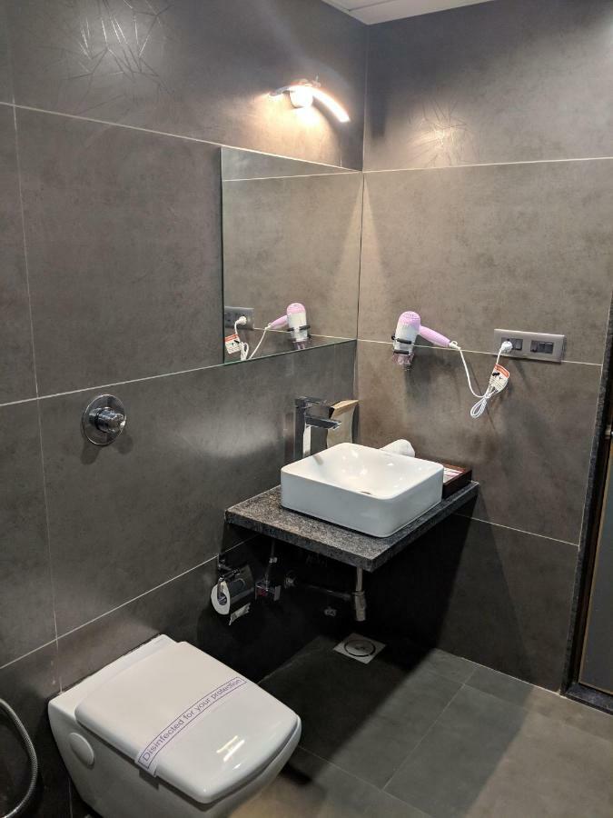 Hotel Avaante Ahmedabad Formerly Known As The Orchid Hotel Экстерьер фото